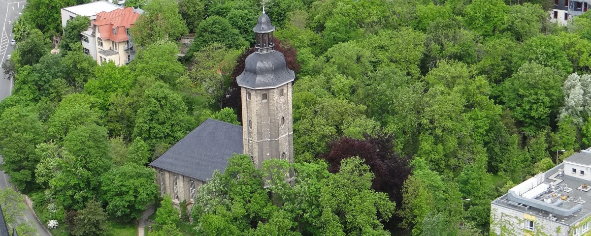 2560px-Friedenskirche Jena